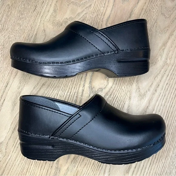 New! Dansko Professional Women’s Black Slip Resistant Clogs Work Size 38 7.5-8 - Picture 7 of 11
